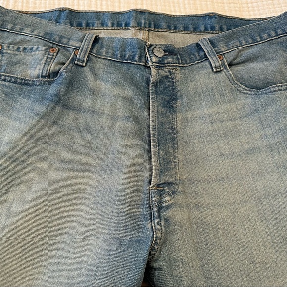 Levi's Men's 501 Faded Blue Jeans 38x34 - Picture 6 of 7